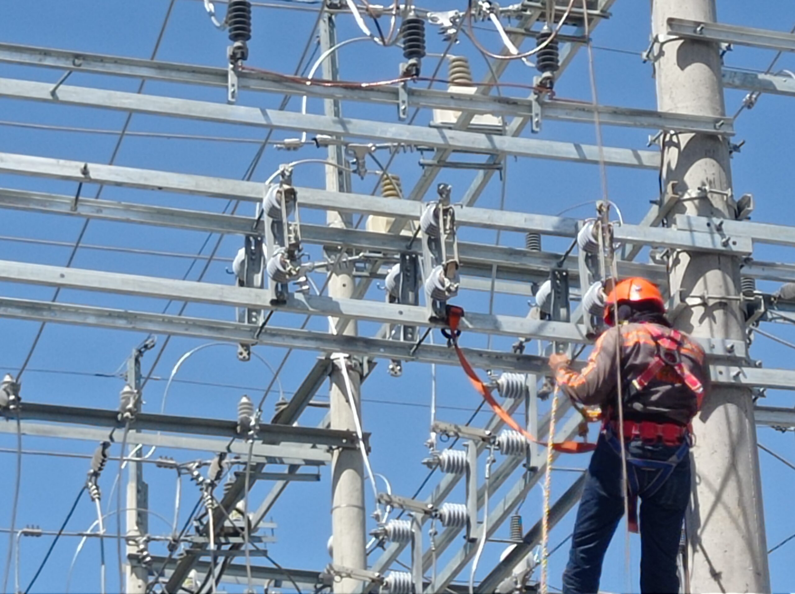 Ingenieria Civil Instalacion protecciones transformador electrico en subestacion electrica scaled