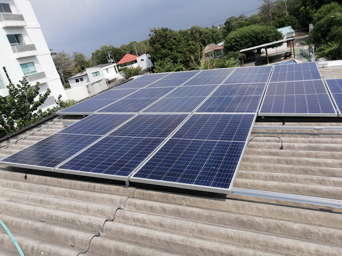 Instalacion paneles solares techo cabanas turisticas covenas sincelejo Energia Fotovoltaica